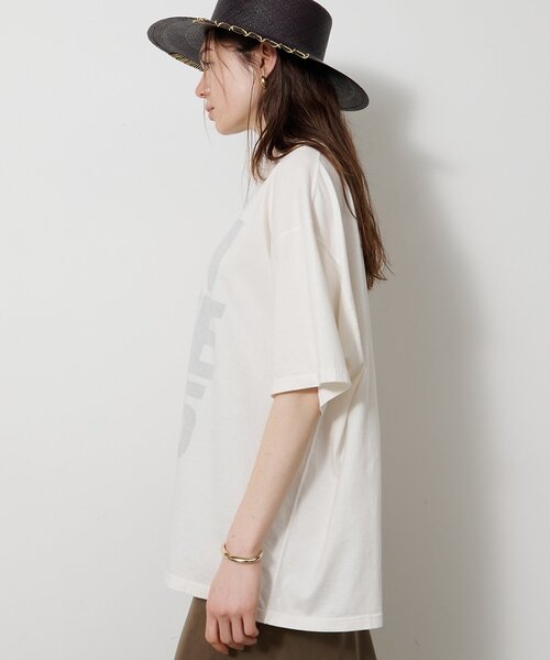 Whim Gazette（ウィムガゼット）の「【KATHARINE HAMNETT】別注バックプリントTシャツ（Tシャツ/カットソー・レディース・オフホワイト/ベージュ・FREE）」の5枚目の写真