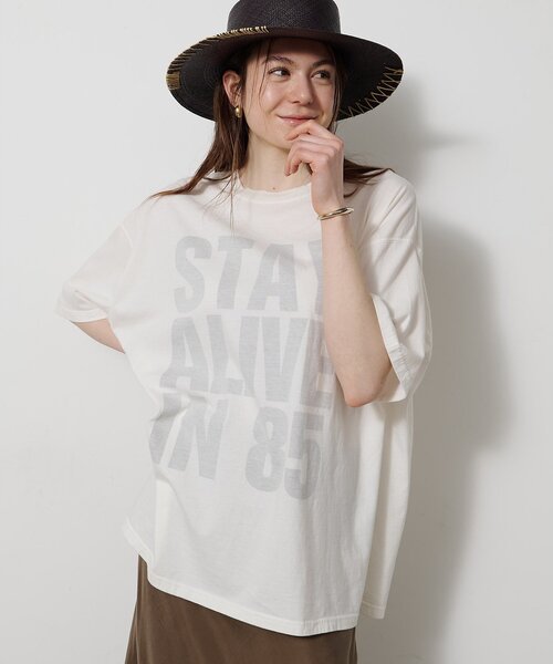 Whim Gazette（ウィムガゼット）の「【KATHARINE HAMNETT】別注バックプリントTシャツ（Tシャツ/カットソー・レディース・オフホワイト/ベージュ・FREE）」の3枚目の写真
