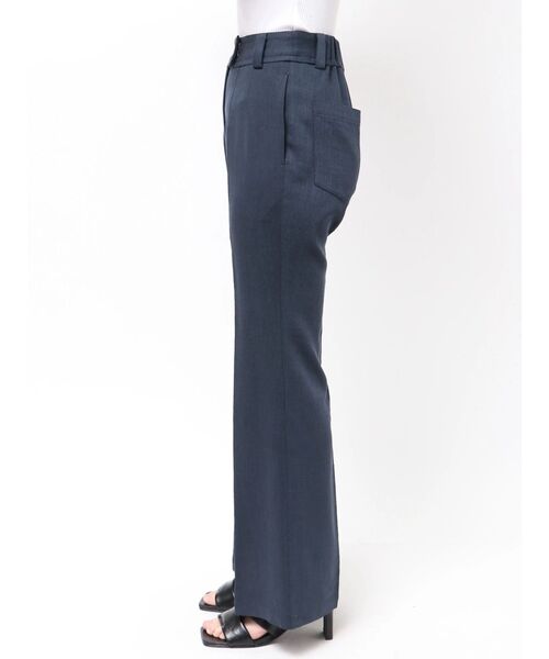 ELENDEEK(エレンディーク)の「シェイプフレアパンツ(その他パンツ・レディース・アイボリー/ネイビー・2/1)」の18枚目の写真
