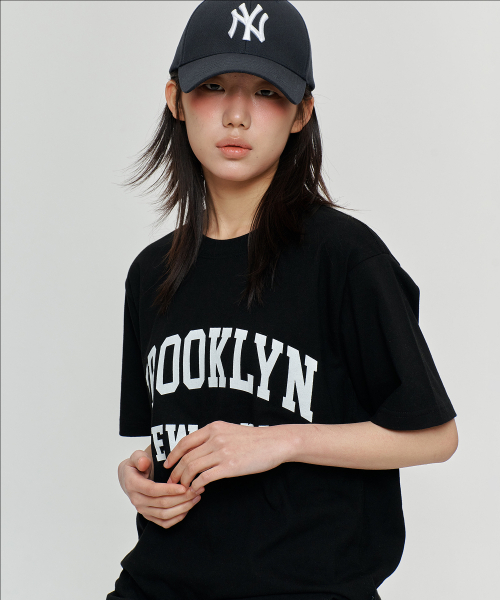 PAPERBOY(ペーパーボーイ)の「ブルックリンニューヨーク 半袖Tシャツ-ブラック(Tシャツ/カットソー・レディース・その他・SMALL/MEDIUM/LARGE/X-LARGE)」の3枚目の写真