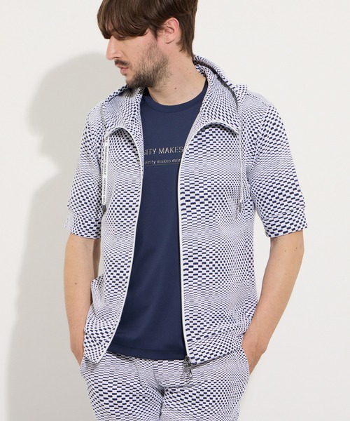 HIDEAWAYS NICOLE(ハイダウェイニコル)の「ジオメトリックブリスタージャカード5分袖パーカー(パーカー・メンズ・ホワイト×ネイビー/オフホワイト/ブラック・X-LARGE/LARGE/MEDIUM)」の7枚目の写真