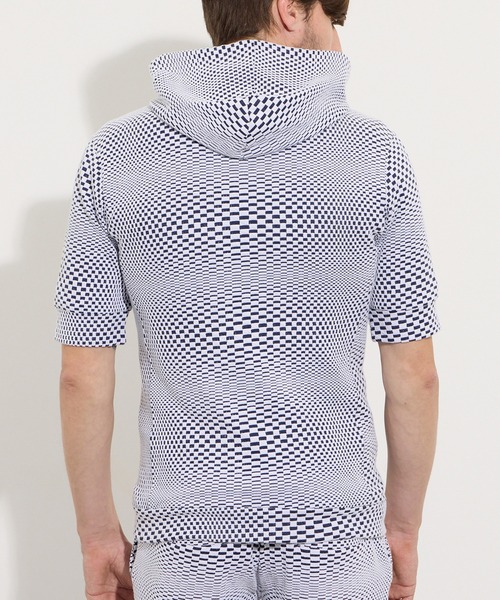 HIDEAWAYS NICOLE(ハイダウェイニコル)の「ジオメトリックブリスタージャカード5分袖パーカー(パーカー・メンズ・ホワイト×ネイビー/オフホワイト/ブラック・X-LARGE/LARGE/MEDIUM)」の10枚目の写真