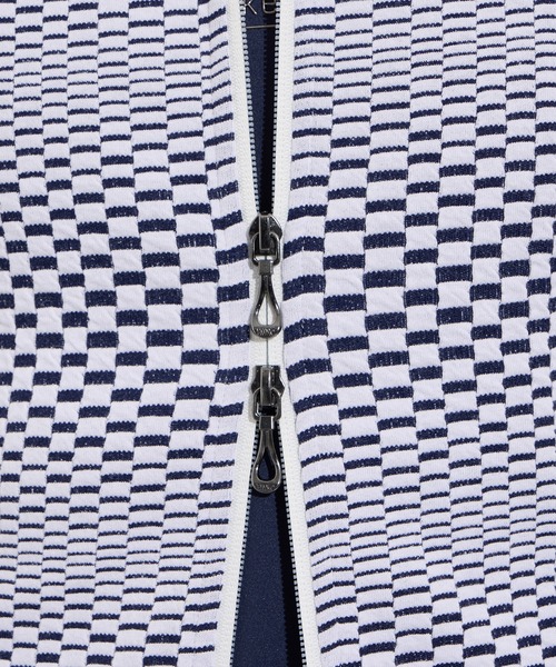 HIDEAWAYS NICOLE(ハイダウェイニコル)の「ジオメトリックブリスタージャカード5分袖パーカー(パーカー・メンズ・ホワイト×ネイビー/オフホワイト/ブラック・X-LARGE/LARGE/MEDIUM)」の13枚目の写真