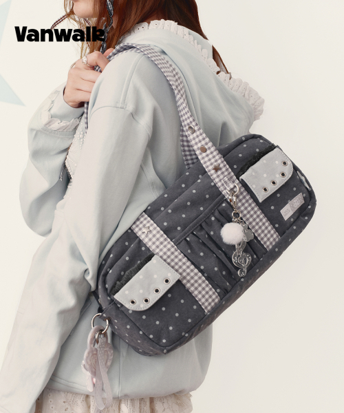 VANWALK（バンウォーク）の「August Tote Bag [Dark Gray]（ショルダーバッグ・レディース・ダークグレー・FREE）」の4枚目の写真