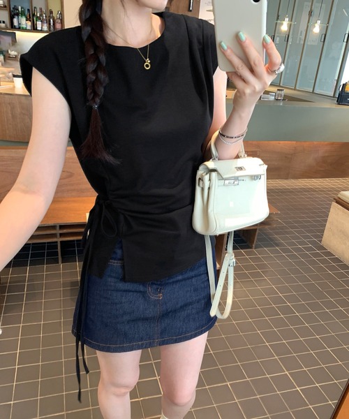 AMAJI(アマジ)の「韓国風 レースアップ ウエストマーク ノースリーブトップス レディース デザインタンクトップ(Tシャツ/カットソー・レディース・ホワイト/ブラック/ライトブルー・X-LARGE/LARGE/MEDIUM/SMALL)」の2枚目の写真