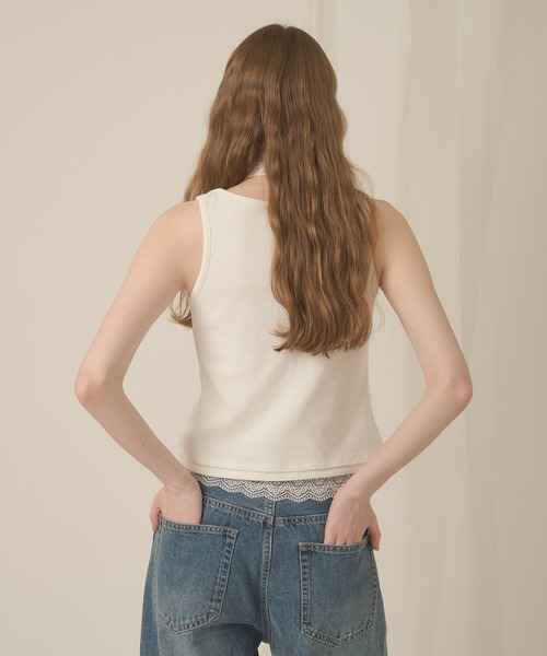 hazyl(ヘイジル)の「lace henry layered tanktop / レースヘンリーレイヤードタンクトップ(タンクトップ・レディース・オフホワイト/ネイビー・フリー)」の14枚目の写真