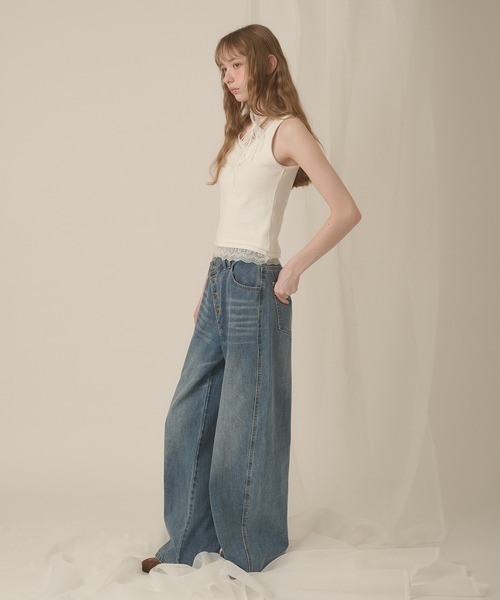 hazyl(ヘイジル)の「lace henry layered tanktop / レースヘンリーレイヤードタンクトップ(タンクトップ・レディース・オフホワイト/ネイビー・フリー)」の5枚目の写真