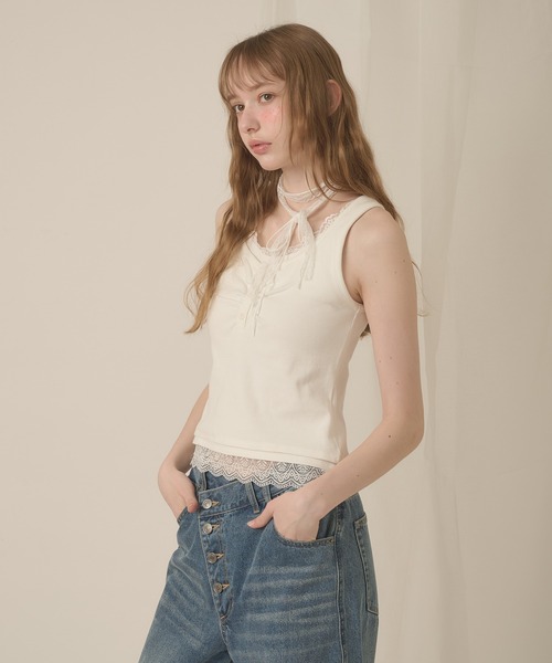 hazyl(ヘイジル)の「lace henry layered tanktop / レースヘンリーレイヤードタンクトップ(タンクトップ・レディース・オフホワイト/ネイビー・フリー)」の12枚目の写真