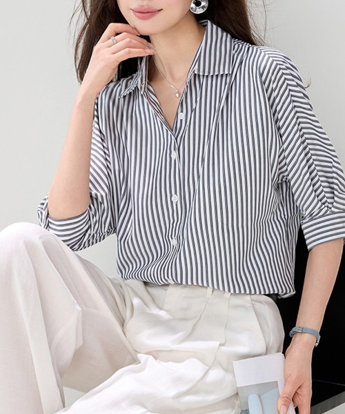 ONEP STAR(ワンピスター)の「バックデザイン七分袖ストライプシャツ(シャツ/ブラウス・レディース・ストライプ・X-LARGE/LARGE/MEDIUM)」の1枚目の写真