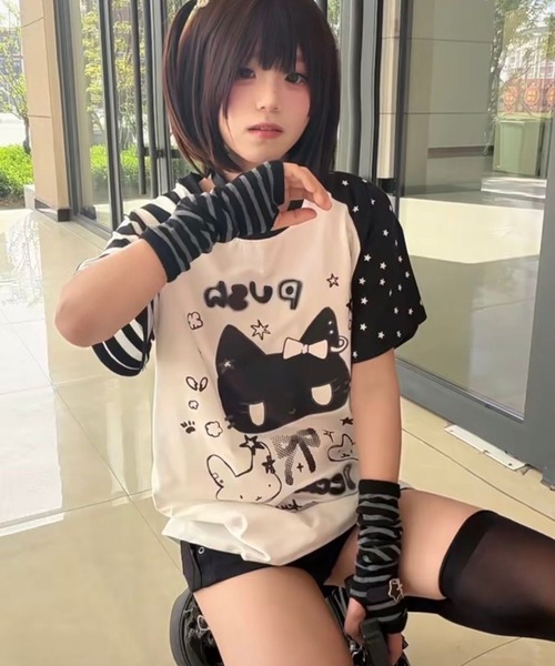 AsheKsha(アシクシャ)の「日系スイートクール猫柄切替ラグランスリーブTシャツ(Tシャツ/カットソー・レディース・ブラック/ホワイト・M)」の4枚目の写真