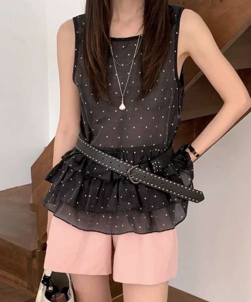 REMUR(レミュール)の「ドット柄シアーティアードノースリーブトップス(シャツ/ブラウス・レディース・ブラック/アイボリー・FREE)」の7枚目の写真