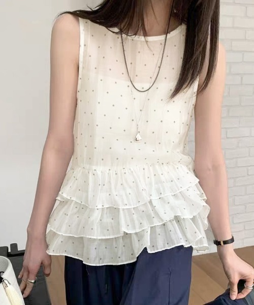 REMUR(レミュール)の「ドット柄シアーティアードノースリーブトップス(シャツ/ブラウス・レディース・ブラック/アイボリー・FREE)」の3枚目の写真
