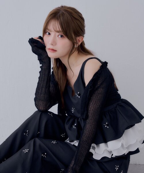Chico(チコ)の「【SALON by Chico】裾プリーツレイヤードスーツペプラムトップス(シャツ/ブラウス・レディース・グレー系その他2/グレー/ブラウン/ブラック系その他2・FREE)」の5枚目の写真