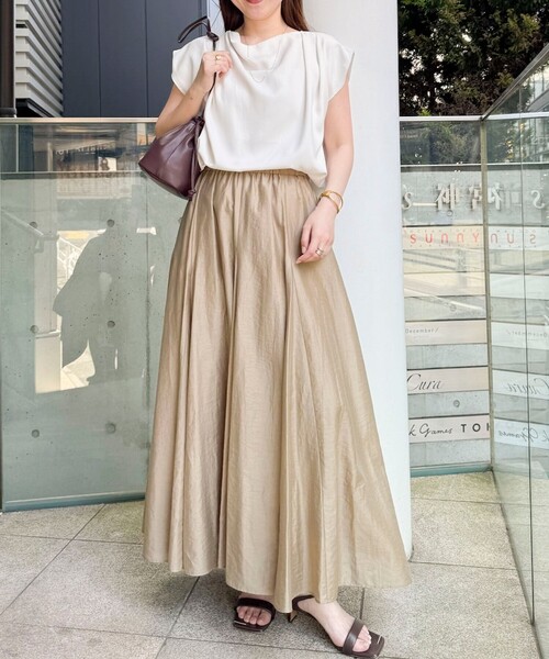 NOLLEY’S Sophi(ノーリーズソフィ)の「【BECシリーズ】《セットアップ対応》ウォッシャブルピーチサテンフレンチブラウス(シャツ/ブラウス・レディース・オフホワイト/チャコールグレー/ネイビー・38)」の12枚目の写真