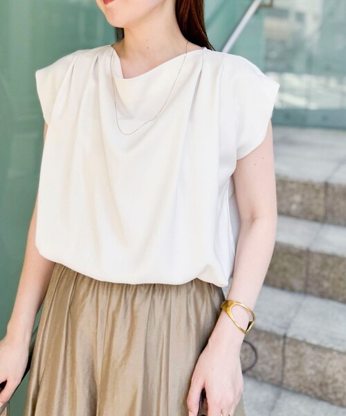 NOLLEY’S Sophi(ノーリーズソフィ)の「【BECシリーズ】《セットアップ対応》ウォッシャブルピーチサテンフレンチブラウス(シャツ/ブラウス・レディース・オフホワイト/チャコールグレー/ネイビー・38)」の14枚目の写真