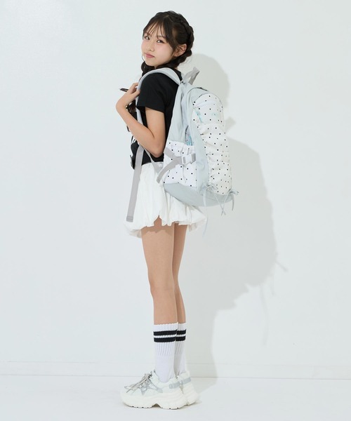 ANAP GiRL(アナップガール)の「【12L】シャーリングリボンリュック(ショルダーバッグ・キッズ・ブラック/ライトグレー/サックスブルー・F)」の15枚目の写真