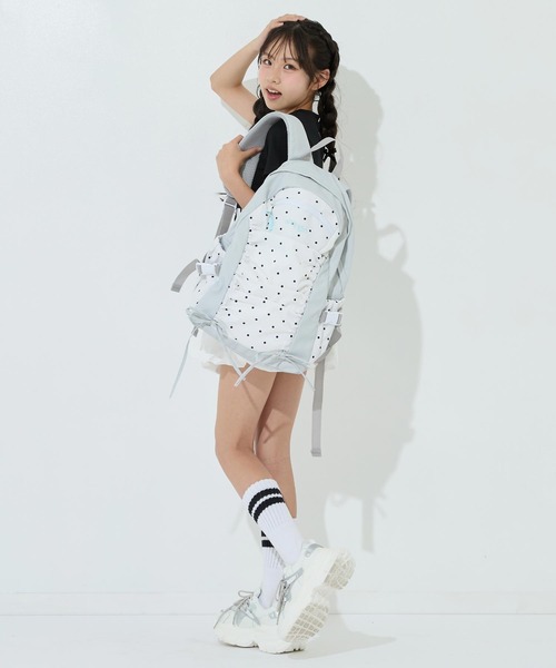 ANAP GiRL(アナップガール)の「【12L】シャーリングリボンリュック(ショルダーバッグ・キッズ・ブラック/ライトグレー/サックスブルー・F)」の14枚目の写真