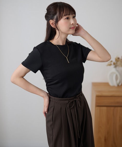 DAYRA(デイラ)の「クルーネック サイド シャーリング 半袖 トップス(Tシャツ/カットソー・レディース・ライトグレー/ホワイト/ブラック・FREE)」の7枚目の写真