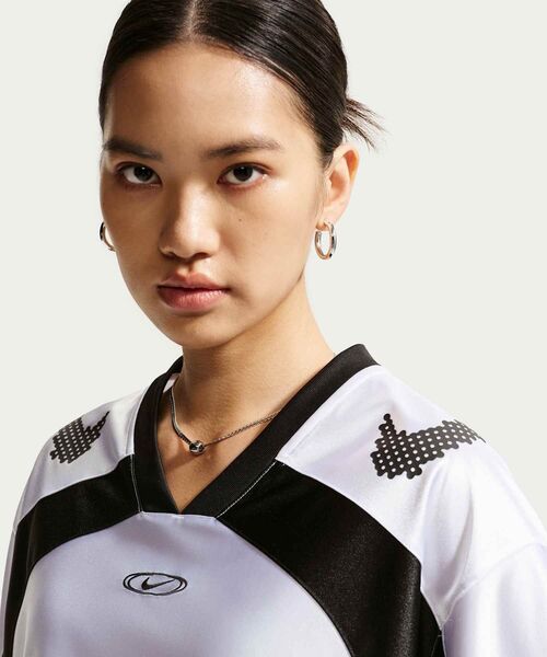 NIKE(ナイキ)の「ナイキ スポーツウェア ウィメンズ オーバーサイズド ジャージー / Nike Sportswear Women's Oversized Jersey IQ6138-101 White(ジャージ・レディース・ホワイト・XS/XL/S/M/L)」の3枚目の写真