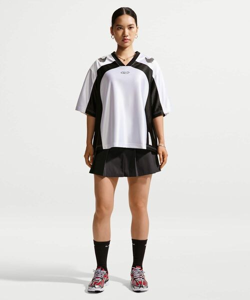 NIKE(ナイキ)の「ナイキ スポーツウェア ウィメンズ オーバーサイズド ジャージー / Nike Sportswear Women's Oversized Jersey IQ6138-101 White(ジャージ・レディース・ホワイト・XS/XL/S/M/L)」の4枚目の写真