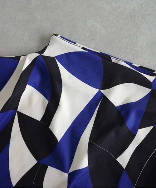 antiqua(アンティカ)の「幾何学柄 ジオメトリック柄 ボトルネック ワンピース(ワンピース・レディース・その他・ONESIZE)」の8枚目の写真