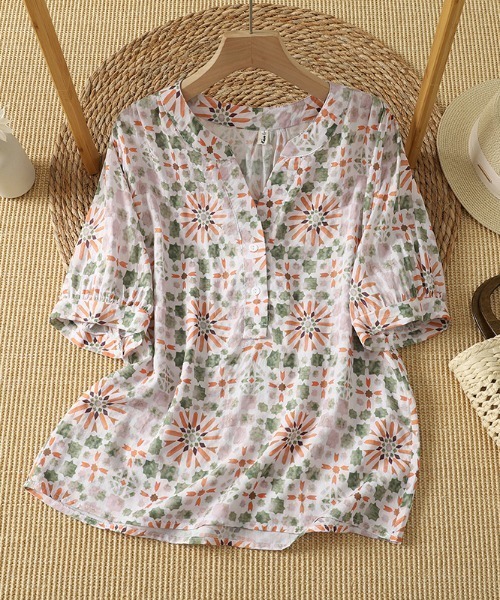 AMAJI(アマジ)の「Vネック エスニックプリント 5分袖 コットンシャツ(シャツ/ブラウス・レディース・マルチ・X-LARGE/LARGE/MEDIUM)」の1枚目の写真