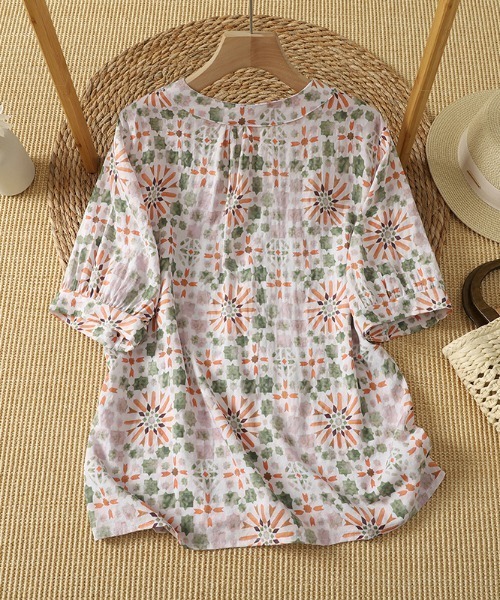 AMAJI(アマジ)の「Vネック エスニックプリント 5分袖 コットンシャツ(シャツ/ブラウス・レディース・マルチ・X-LARGE/LARGE/MEDIUM)」の2枚目の写真