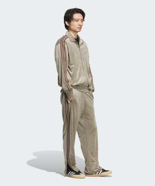 adidas（アディダス）の「FB TPベロア / ファイヤーバード トラックパンツ ベロア / ジャージ / アディダスオリジナルス adidas Originals（その他パンツ・メンズ・ベージュ・XX-LARGE/XX-SMALL/3XL/LARGE/MEDIUM/SMALL/X-LARGE/X-SMALL）」の5枚目の写真