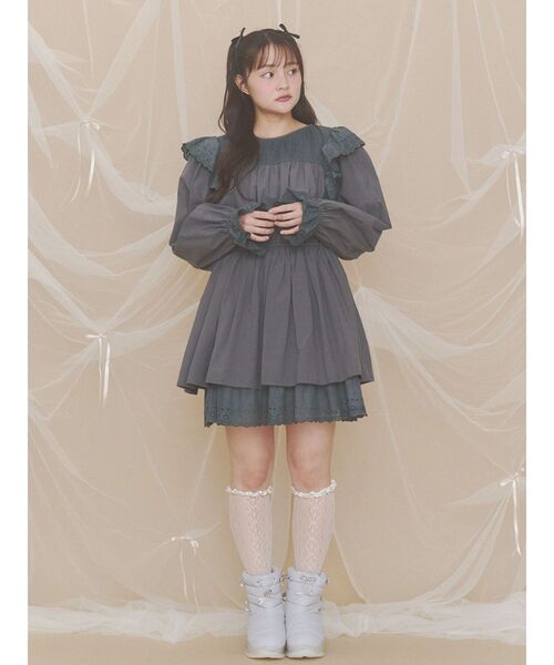 merry jenny（メリージェニー）の「lace panelギャザーワンピース（ワンピース・レディース・チャコールグレー/ブラウン/オフホワイト・FREE）」の5枚目の写真