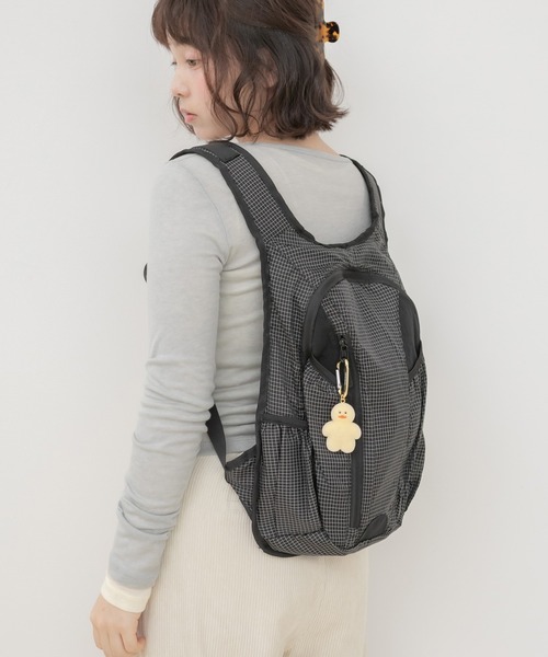 HEILIS(ヘイリス)の「チェック柄バックパック/ リュック レディース バックパック デイパック チェック柄 ナイロンバッグ 軽量 大容量 A4収納 PC収納 通勤 通学 旅行 カジュアル 韓国ファッション 韓国コーデ シンプル 秋 秋服 秋コーデ 秋冬 秋冬コーデ 長袖コーデ スウェット パーカー ライトアウター ノームコア ブラック グレー(バックパック/リュック・レディース・グレー/ブラック・FREE)」の7枚目の写真