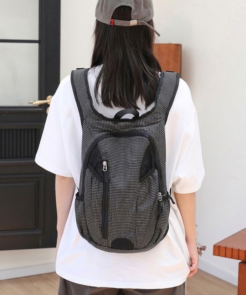 HEILIS(ヘイリス)の「チェック柄バックパック/ リュック レディース バックパック デイパック チェック柄 ナイロンバッグ 軽量 大容量 A4収納 PC収納 通勤 通学 旅行 カジュアル 韓国ファッション 韓国コーデ シンプル 秋 秋服 秋コーデ 秋冬 秋冬コーデ 長袖コーデ スウェット パーカー ライトアウター ノームコア ブラック グレー(バックパック/リュック・レディース・グレー/ブラック・FREE)」の11枚目の写真
