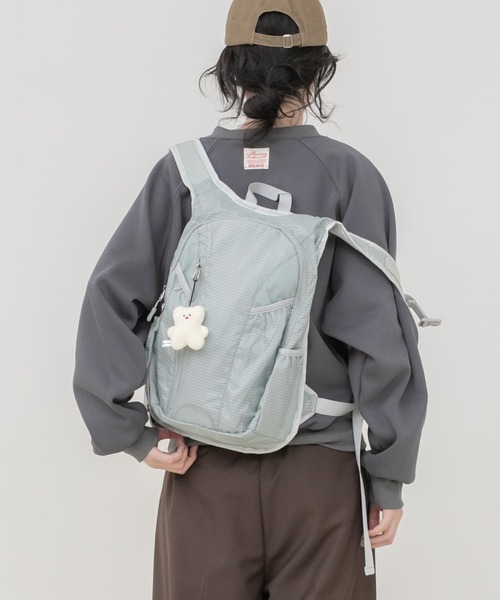 HEILIS(ヘイリス)の「チェック柄バックパック/ リュック レディース バックパック デイパック チェック柄 ナイロンバッグ 軽量 大容量 A4収納 PC収納 通勤 通学 旅行 カジュアル 韓国ファッション 韓国コーデ シンプル 秋 秋服 秋コーデ 秋冬 秋冬コーデ 長袖コーデ スウェット パーカー ライトアウター ノームコア ブラック グレー(バックパック/リュック・レディース・グレー/ブラック・FREE)」の14枚目の写真