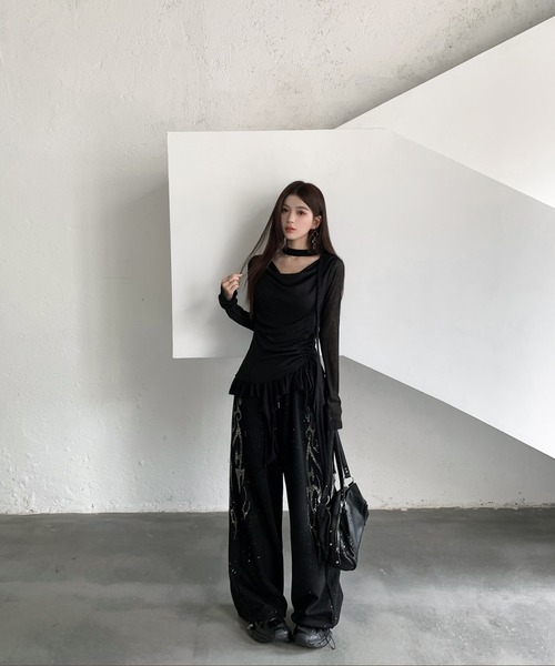 VEILA(ヴェイラ)の「チョーカーデザイン フリルシアーサイドドロスト長袖トップス(Tシャツ/カットソー・レディース・グレー/ブラック/ホワイト・フリー)」の6枚目の写真