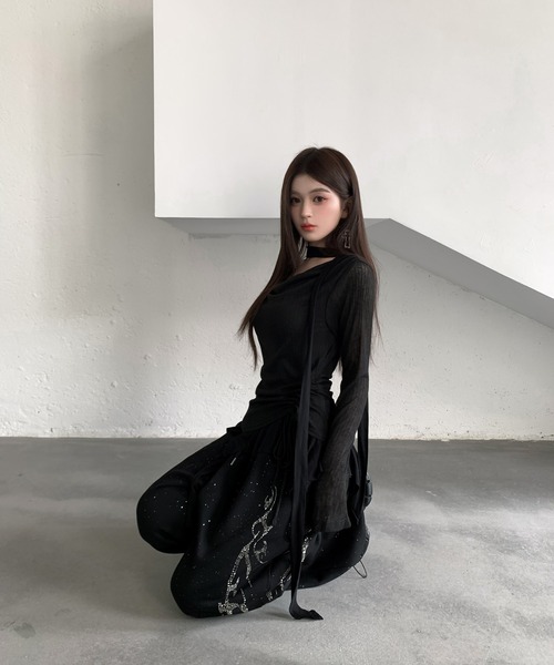 VEILA(ヴェイラ)の「チョーカーデザイン フリルシアーサイドドロスト長袖トップス(Tシャツ/カットソー・レディース・グレー/ブラック/ホワイト・フリー)」の7枚目の写真