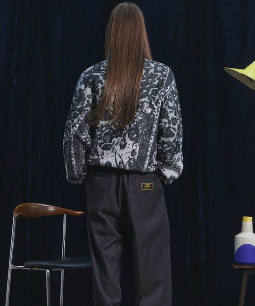 MAISON SPECIAL(メゾンスペシャル)の「《UNISEX》All-over Paisley Jacquard Prime-Over Crew Neck Knit Tops/ペイズリー総柄ジャガードプライムーオーバークルーネックニット【MAISON SPECIAL/メゾンスペシャル】(ニット/セーター・メンズ・オレンジ/ブラック・0/1/2)」の12枚目の写真
