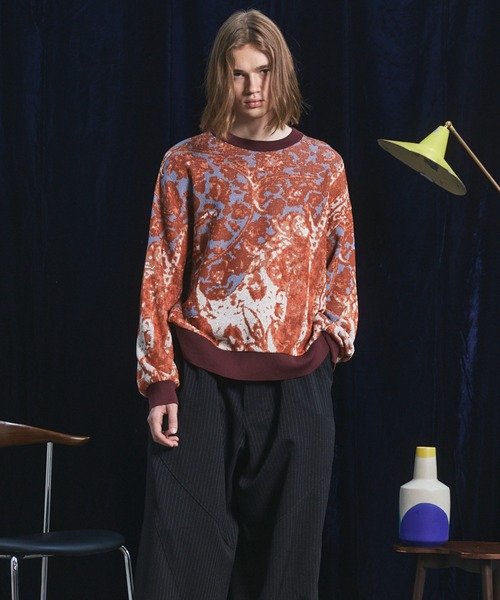 MAISON SPECIAL(メゾンスペシャル)の「《UNISEX》All-over Paisley Jacquard Prime-Over Crew Neck Knit Tops/ペイズリー総柄ジャガードプライムーオーバークルーネックニット【MAISON SPECIAL/メゾンスペシャル】(ニット/セーター・メンズ・オレンジ/ブラック・0/1/2)」の7枚目の写真