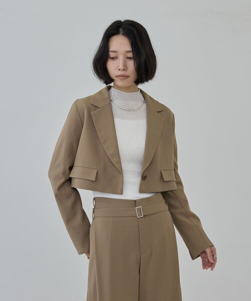 GALLEST（ギャレスト）の「ダブルクロス ショート丈ジャケット【セットアップ可能】（テーラードジャケット・レディース・ベージュ・38）」の5枚目の写真