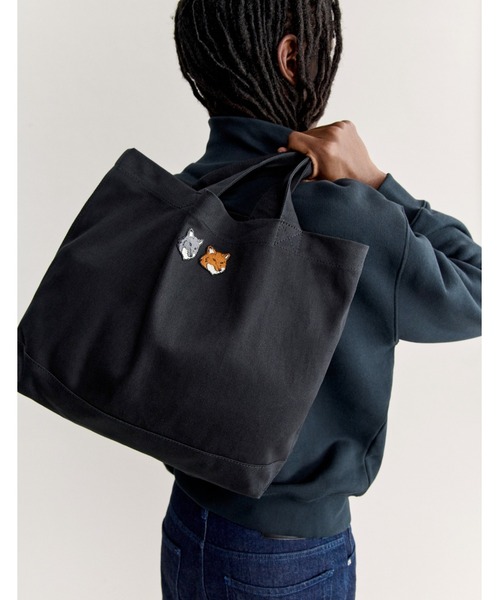 Maison Kitsune(メゾンキツネ)の「DOUBLE FOX HEAD TOTE(トートバッグ・メンズ・ブラック/アイボリー・U)」の14枚目の写真