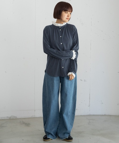 POU DOU DOU(プードゥドゥ)の「スタンドレースブラウスカットソー(Tシャツ/カットソー・レディース・ネイビー/ブラック/オフホワイト・3)」の4枚目の写真