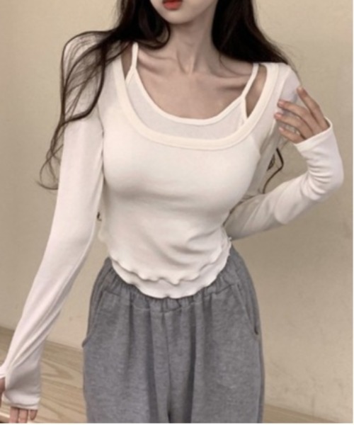 Vini（ヴィニ）の「レイヤード風キャミソールデザイン長袖カットソー（Tシャツ/カットソー・レディース・アイボリー・MEDIUM）」の5枚目の写真