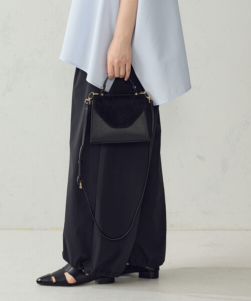 MONO COMME CA(モノコムサ)の「ハラコ調 ミニ トップハンドルバッグ(ハンドバッグ・レディース・ブラック/キャメル/グリーン・FREE)」の5枚目の写真