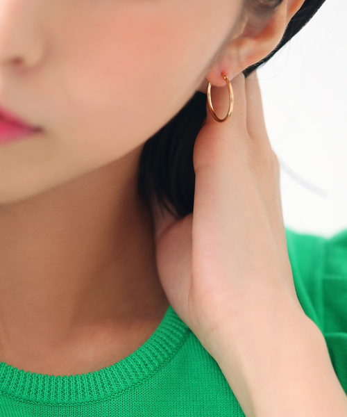 Lilas(リラ)の「1.5パイプ2cmルーフピアス K10(両耳)(ピアス(両耳用)・レディース・ゴールド・FREE)」の14枚目の写真