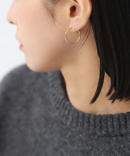 Lilas(リラ)の「1.5パイプ2cmルーフピアス K10(両耳)(ピアス(両耳用)・レディース・ゴールド・FREE)」の15枚目の写真