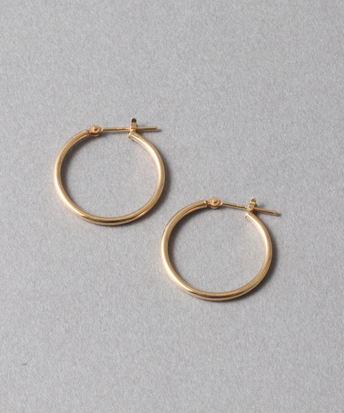 Lilas(リラ)の「1.5パイプ2cmルーフピアス K10(両耳)(ピアス(両耳用)・レディース・ゴールド・FREE)」の10枚目の写真