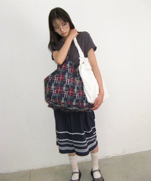 RONRON（ロンロン）の「LACE TRIM NYLON BERMUDA PANTS NAVY（その他パンツ・レディース・その他・FREE）」の5枚目の写真