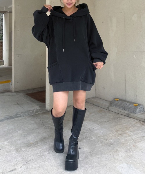 SPIRALGIRL(スパイラルガール)の「【SPIRAL WASH】バックロゴドルマンパーカーワンピース(ワンピース・レディース・グレー/ネイビー/ブラック・FREE)」の9枚目の写真