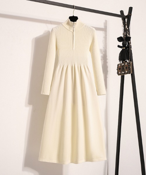 AMAJI（アマジ）の「ニットワンピース（ワンピース・レディース・ブラック/ベージュ・X-LARGE/LARGE/MEDIUM）」の2枚目の写真