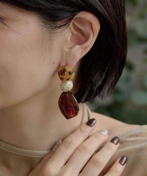 ear PAPILLONNER(イアパピヨネ)の「柄入り樹脂ボールピアス《チタンポスト》(ピアス(両耳用)・レディース・アイボリー/ブラック・FREE)」の14枚目の写真