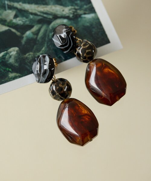 ear PAPILLONNER(イアパピヨネ)の「柄入り樹脂ボールピアス《チタンポスト》(ピアス(両耳用)・レディース・アイボリー/ブラック・FREE)」の13枚目の写真