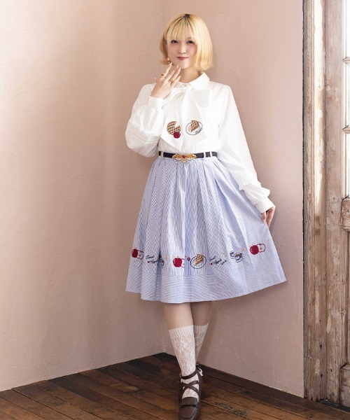 axes femme POETIQUE（アクシーズファムポエティック）の「スウィートアップルパイＢＬ（シャツ/ブラウス・レディース・ブルー/ホワイト・MEDIUM）」の12枚目の写真
